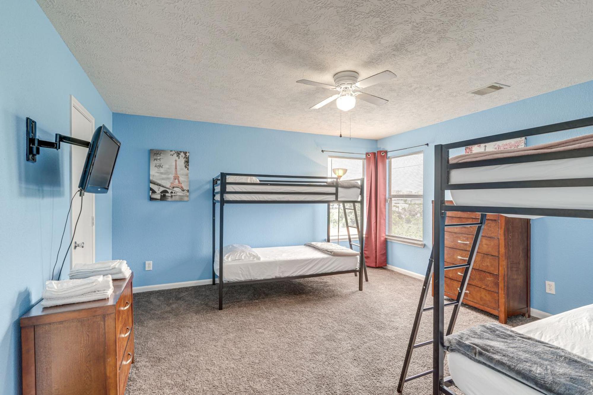 Spacious With Pool Access, Fenced Yard! Tatil Evi Houston