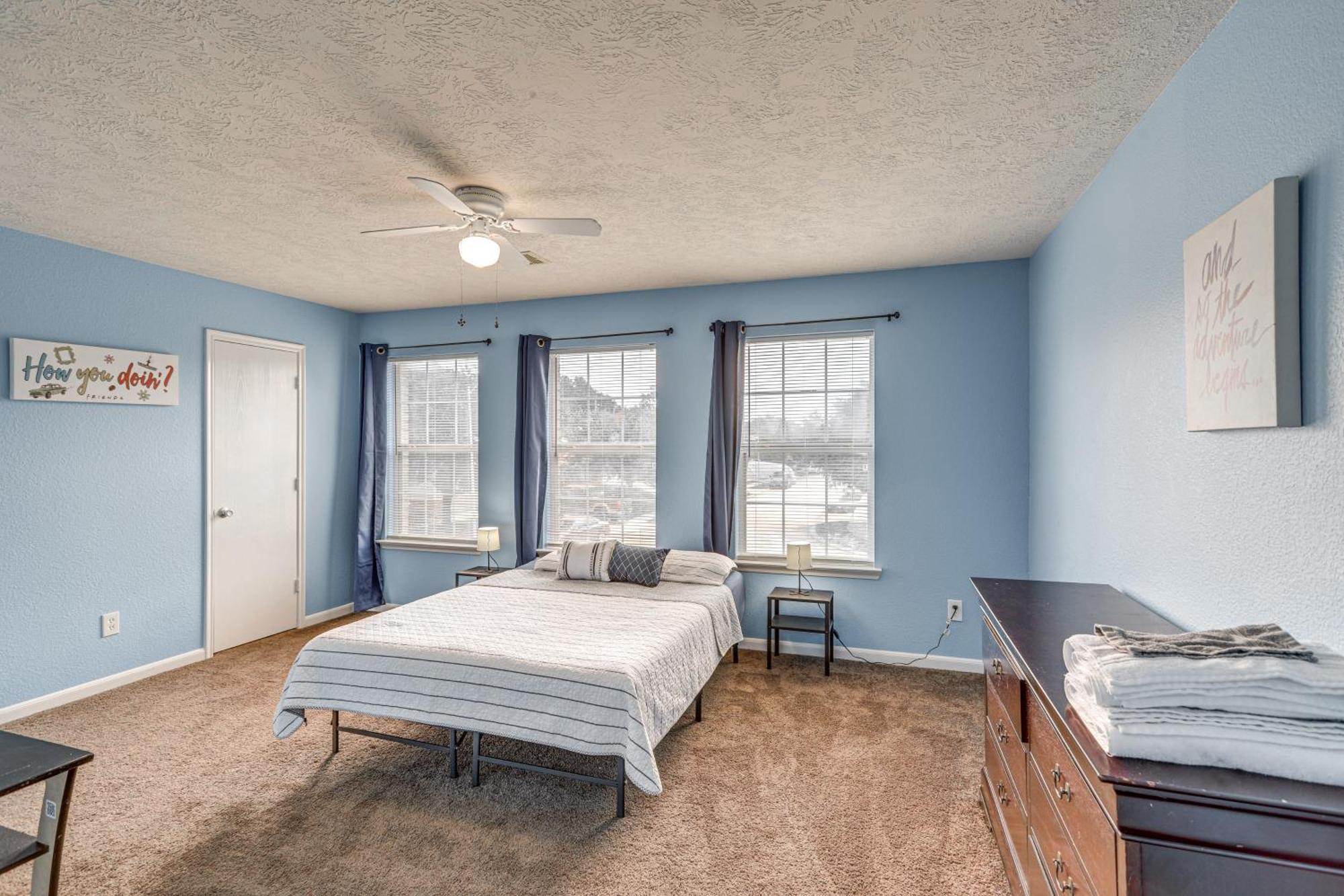 Tatil Evi Spacious With Pool Access, Fenced Yard! Houston